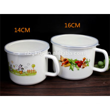 Caneca do esmalte de 16cm (2000ml) com decalque popular